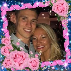 Meet your Posher, Denise